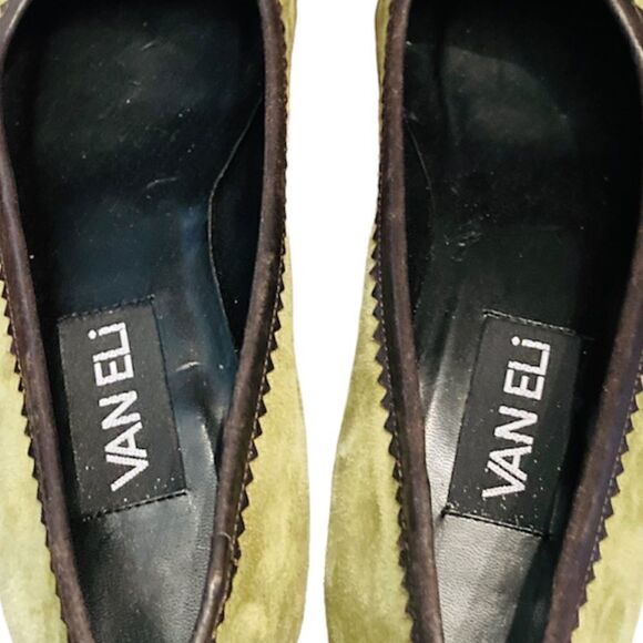 Vaneli Green Suede Pumps Antique Gold Buckle,Chocolate Tr… - Picture 8 of 10